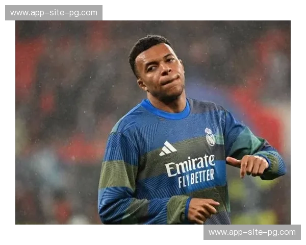 姆巴佩膝伤保守治疗存隐患 法国锋线核心恐带伤出征 姆巴佩膝伤保守治疗存隐患 法国锋线核心恐带伤出征